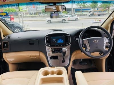 Hyundai H-1  2.5 Elite ปี 2021 รถสีเทา รูปที่ 10